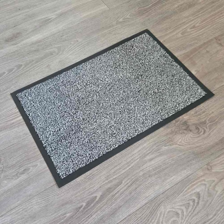  Kingston Mucktrapper Silver/Grey  75 x 50cm